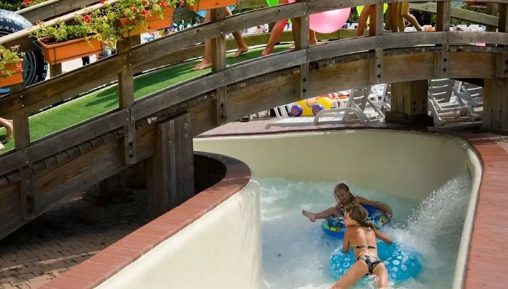 Waterglijbanen Camping Norcenni Girasole Village
