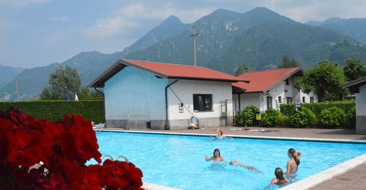 zwembad Camping Pian d'Oneda