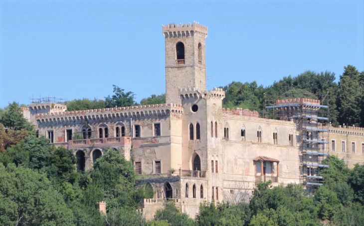 Castello Guglielmi ook wel Castello Isabella